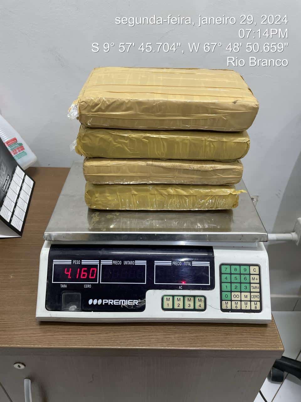 PCAC prende mulher por tráfico de drogas que tentava enviar mais de quatro quilos de entorpecentes para Goiânia