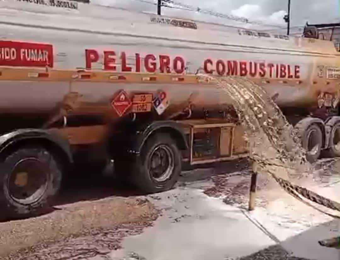 Caminhão de combustível Boliviano causa incidente em Epitaciolândia