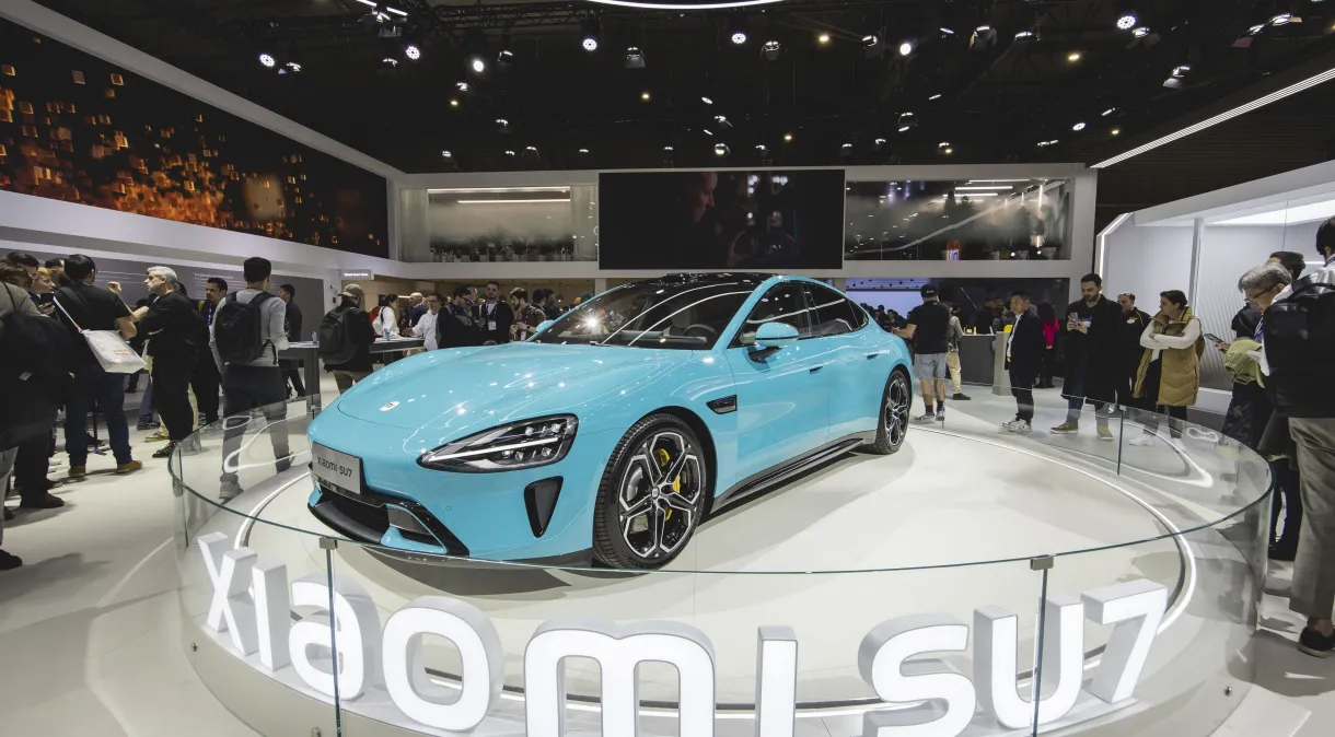 Xiaomi lança carro elétrico SU7 rival de Tesla Model 3 e Porsche Taycan e preço surpreende