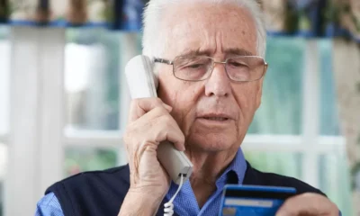Golpes por telefone ainda existem e têm como alvo os idosos, preferencialmente
Imagem: Getty Images/iStockphoto…
