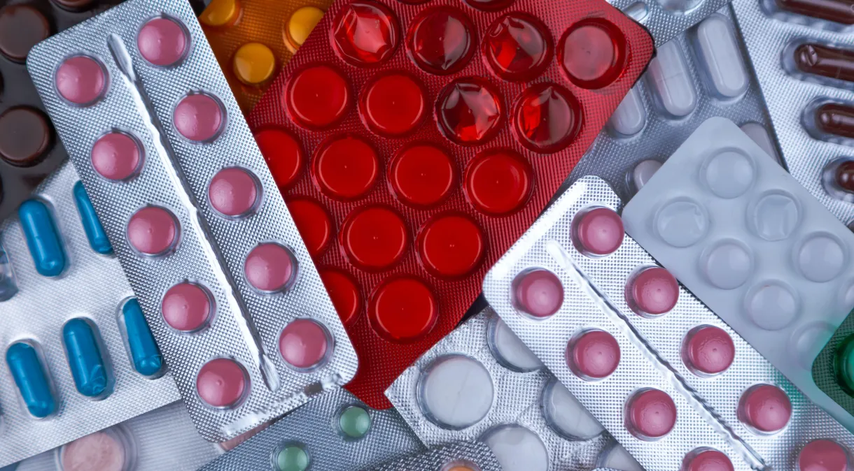 Preço de medicamentos deve subir até 4,5% a partir deste domingo; entenda o cálculo