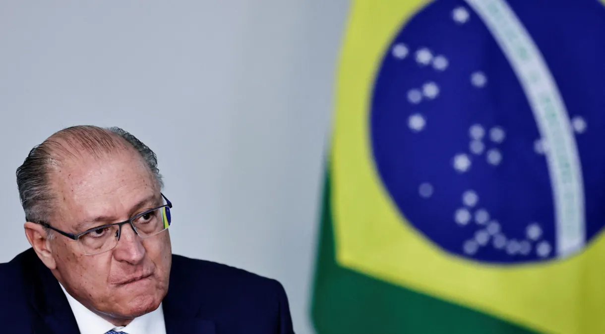 “Vou cobrar o acordo Mercosul-União Europeia”, diz Alckmin sobre encontro com Macron