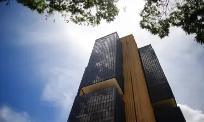 tagreuters.com2024binary_LYNXNPEK2Q0KP-FILEDIMAGE (1) Banco Central aumenta projeção de crescimento do PIB para 1,9% em 2024
REUTERS/Adriano Machado