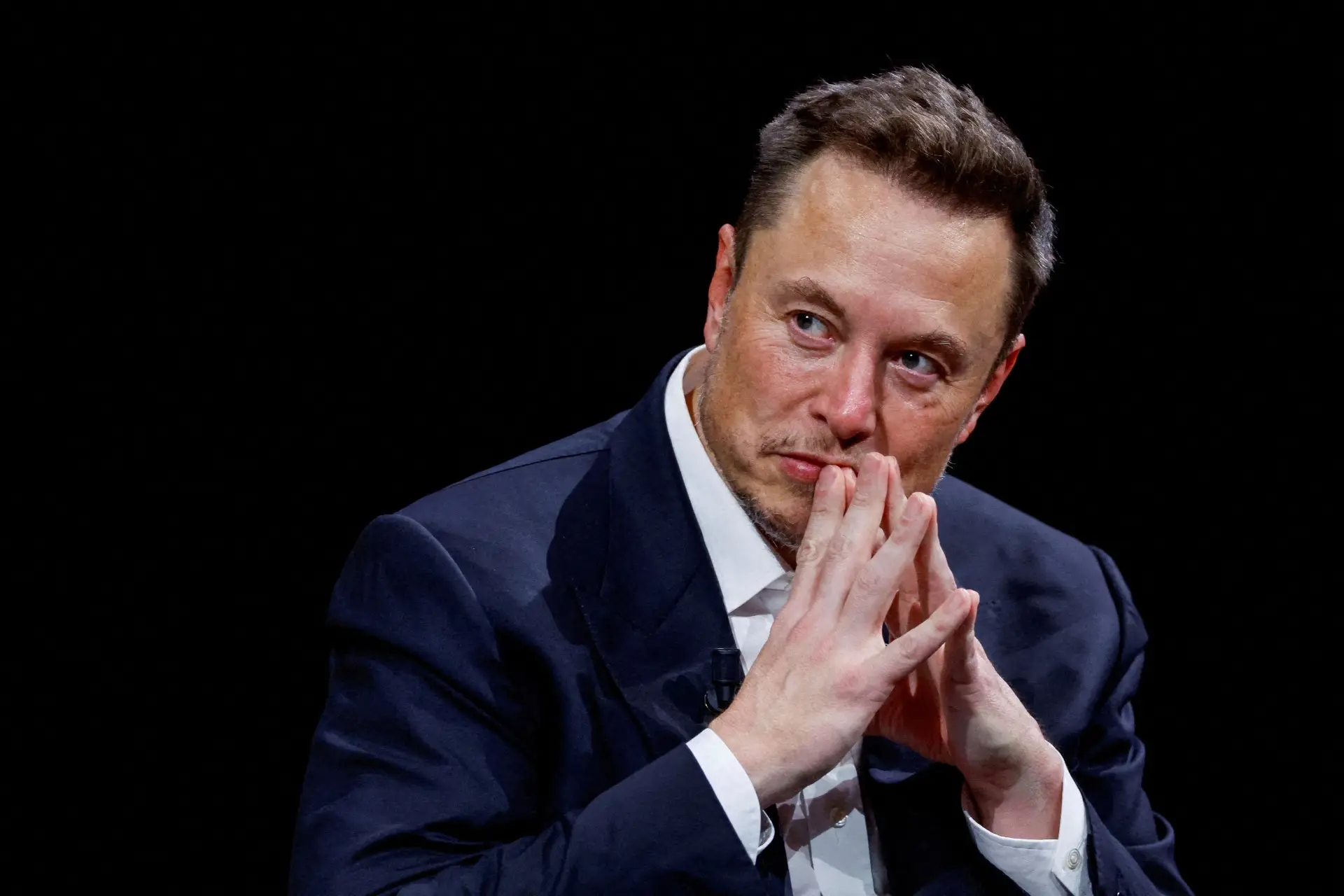 Defensoria entra com ação de danos morais contra Elon Musk e pede R$ 1 bilhão