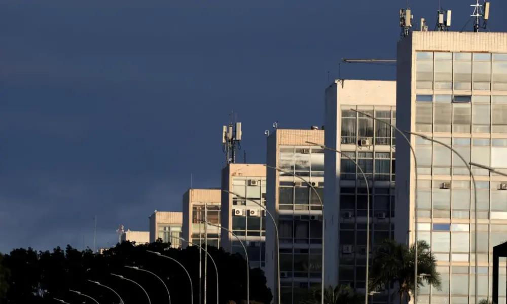 3501_A49416E4F47D976A-5 Esplanada dos Ministérios, em Brasília
Foto: Ueslei Marcelino - 21.abr.2020/Reuters