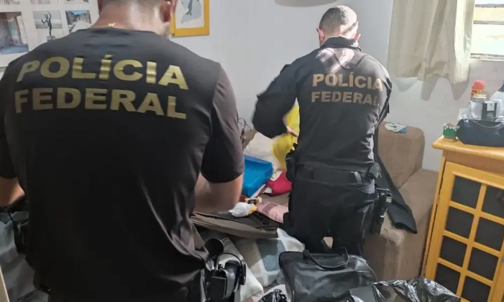 72e52511-94cd-44b2-8a58-018b34307722_5fbe7c Policiais federais realizam buscas em dois endereços ligados a denúncia de abuso sexual
Divulgação/Polícia Federal