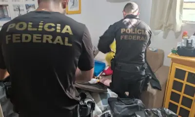 Policiais federais realizam buscas em dois endereços ligados a denúncia de abuso sexual
Divulgação/Polícia Federal