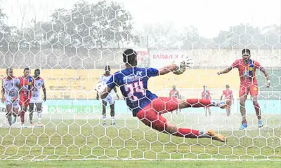 O goleiro Jeferson pegou a penalidade cobrada pelo atacante Ismael. Foto/Manoel Façanha
