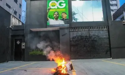 WhatsApp-Image-2024-04-01-at-16.19.31 Gabinete do deputado federal André Fernandes vandalizado em Fortaleza
Reprodução @levantedajuventude / Instagram