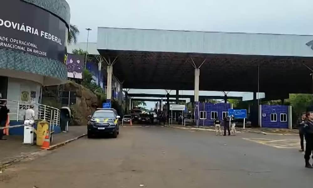 WhatsApp Image 2024-04-05 at 16.14.23 (1) Movimentação da Polícia Rodoviária Federal em Foz do Iguaçu, na fronteira do Brasil com o Paraguai, nesta sexta-feira (5). — Foto: Reprodução/RPC