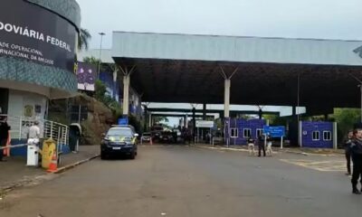 Movimentação da Polícia Rodoviária Federal em Foz do Iguaçu, na fronteira do Brasil com o Paraguai, nesta sexta-feira (5). — Foto: Reprodução/RPC