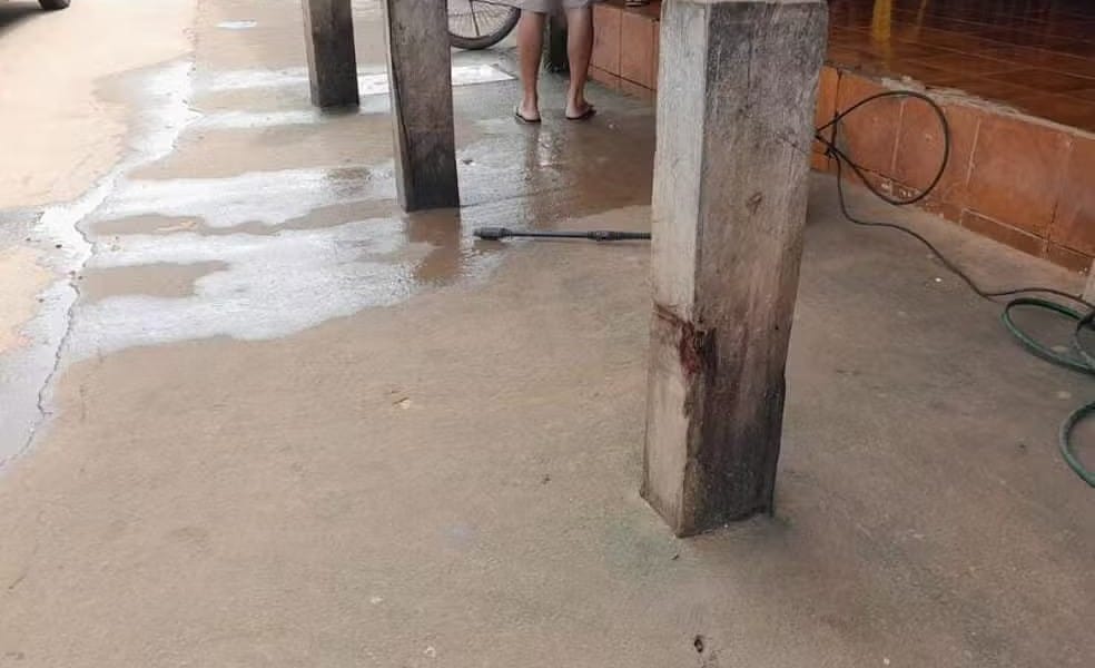 WhatsApp Image 2024-04-07 at 16.37.10 Adolescente bateu a cabeça em um estrutura de madeira em frente de um bar — Foto: Reprodução