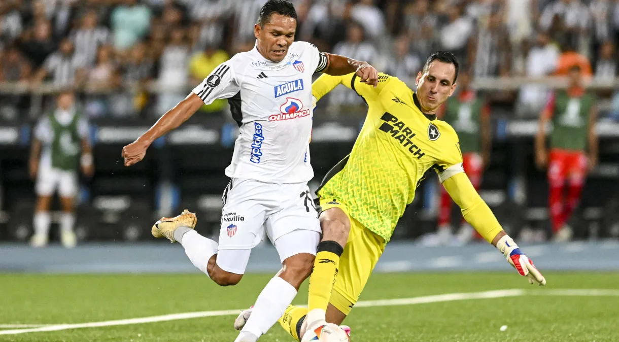 Botafogo perde no Nilton Santos para o Junior Barranquilla