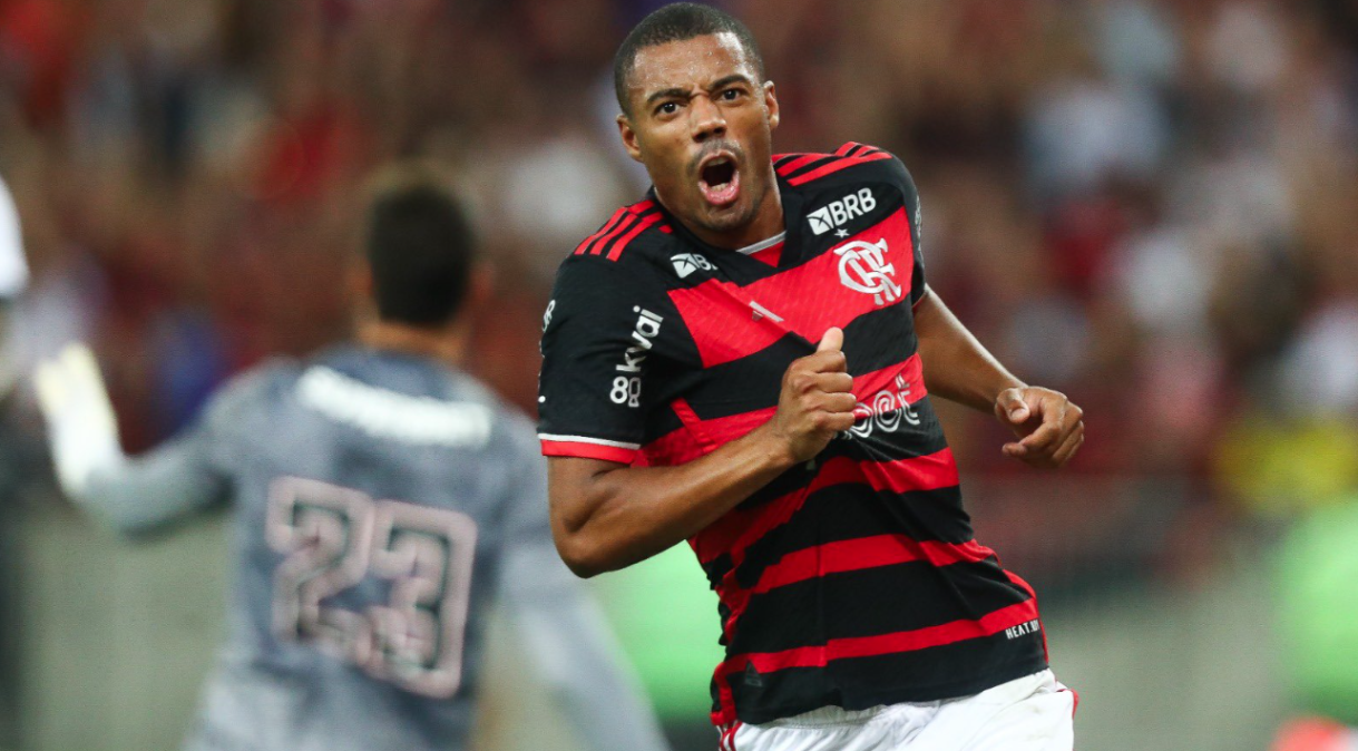 Flamengo vence o São Paulo e aumenta pressão sobre Carpini