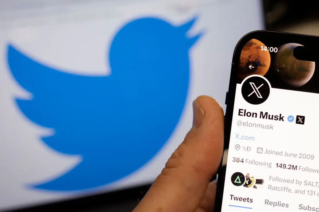 elon musk twitter muda logo x