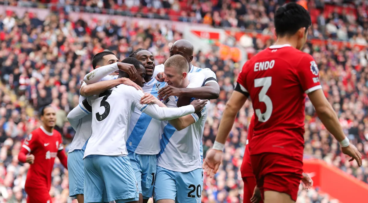 Liverpool perde em casa e pode ver Arsenal se distanciar na briga pelo título da Premier
