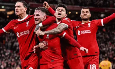 liverpool-sheffield-united-premier-league-e1712265555670 Jogadores do Liverpool comemoram com Mac Allister o segundo gol do time
Reprodução/Twitter Liverpool