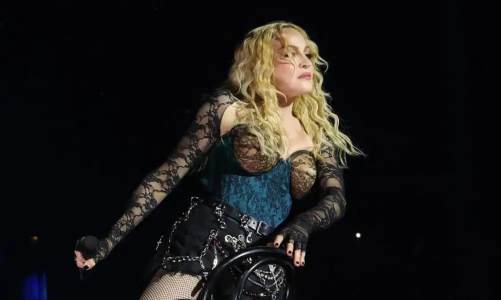 madonna em show da the celebration tour em londres inglaterra em 15 de outubro de 2023 1 e1712258324591 madonna em show da the celebration tour em londres inglaterra em 15 de outubro de 2023 1 e1712258324591