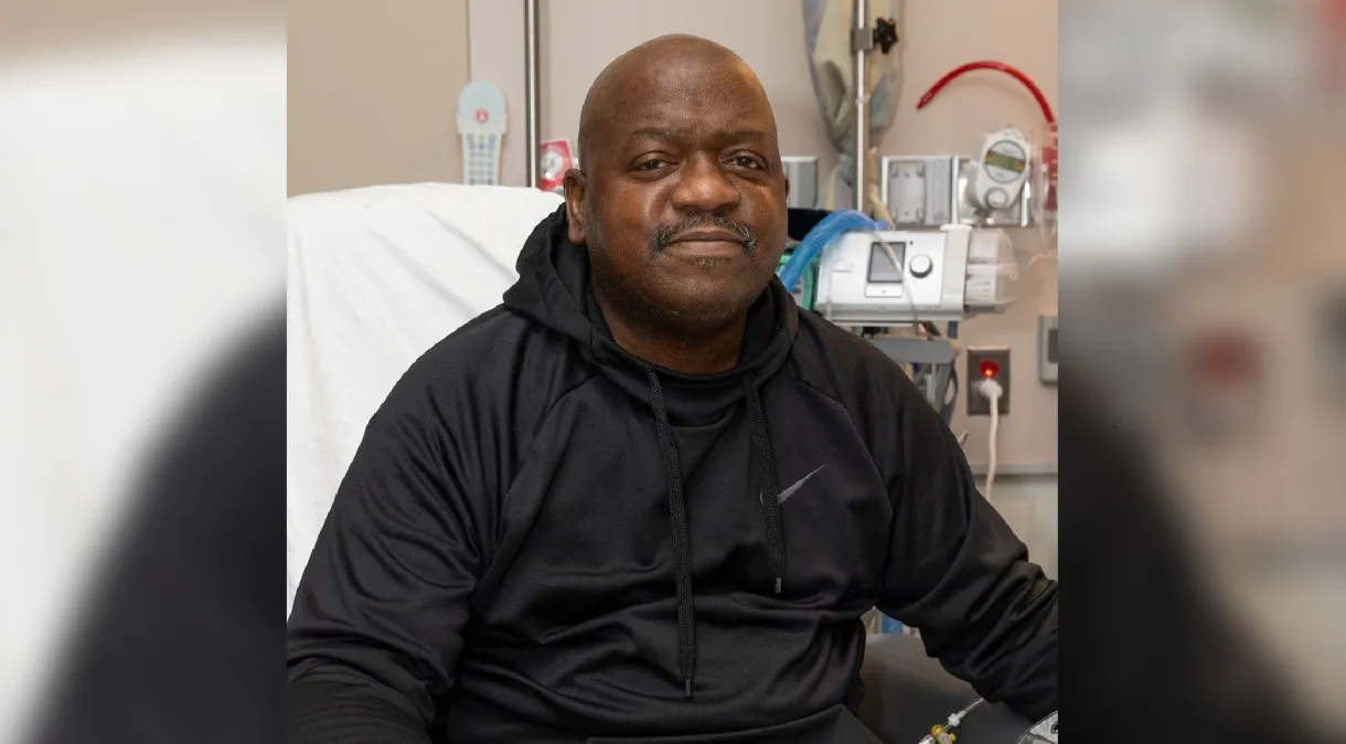 Primeiro paciente de transplante de rim de porco tem alta de hospital nos EUA