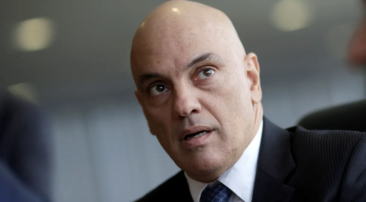 Ministro Alexandre de Moraes nega pedido para isentar X no Brasil de ordens judiciais