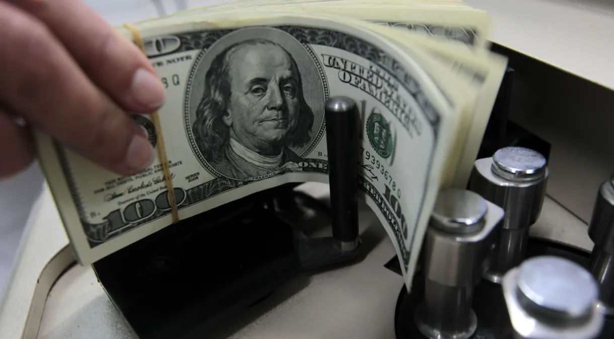 Dólar hoje cai com dados do PIB do Brasil e de emprego dos Estados Unidos no radar