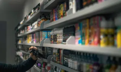 vapes cigarros unsplash vapes cigarros unsplash