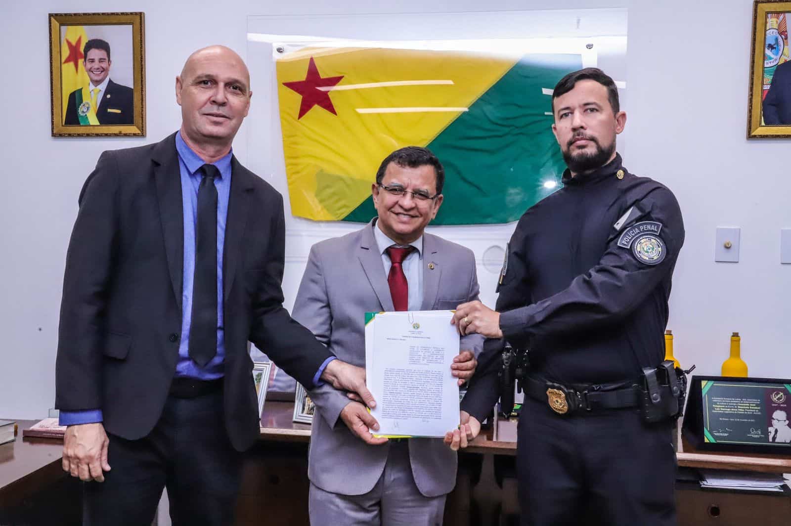 Aleac e Iapen firmam parceria para fortalecer segurança na Casa do Povo e capacitar policiais penais