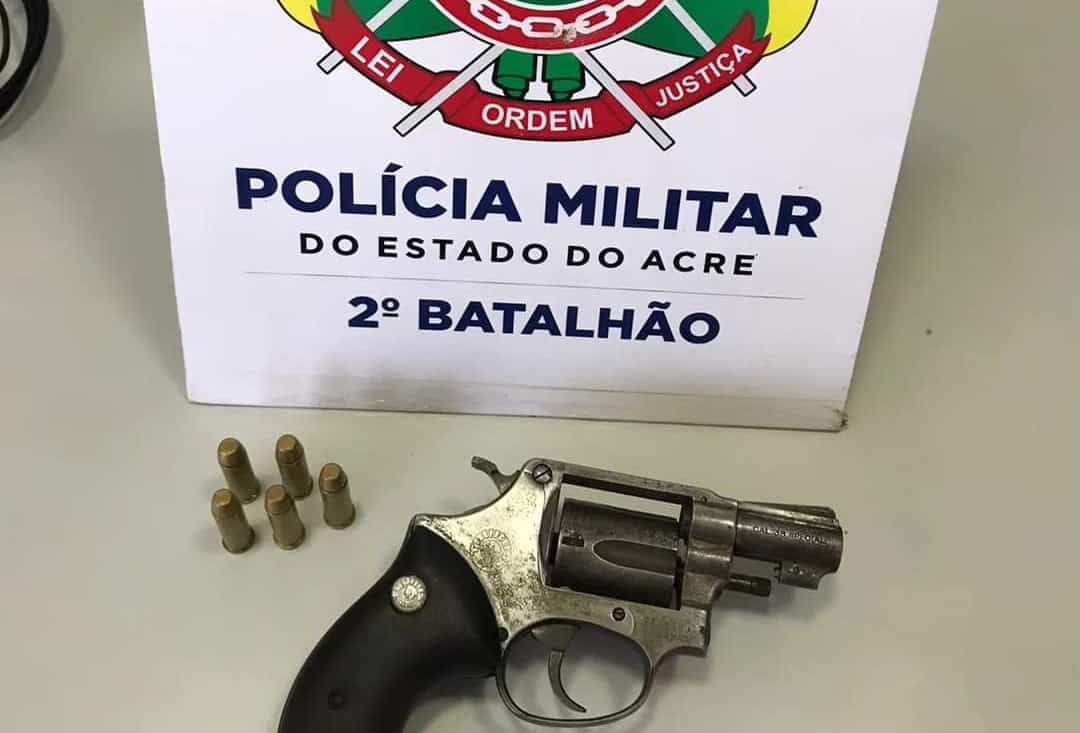 Andando armado com dois menores, homem é preso pela Policia Militar no Taquari
