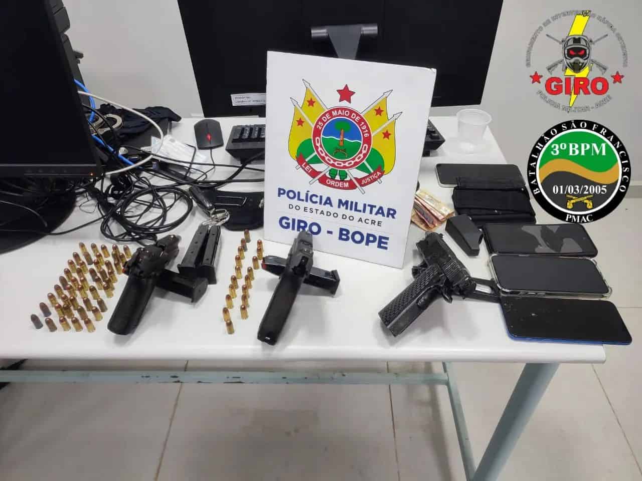 Operação conjunta resulta na prisão de três suspeitos e apreensão de armas e veículo