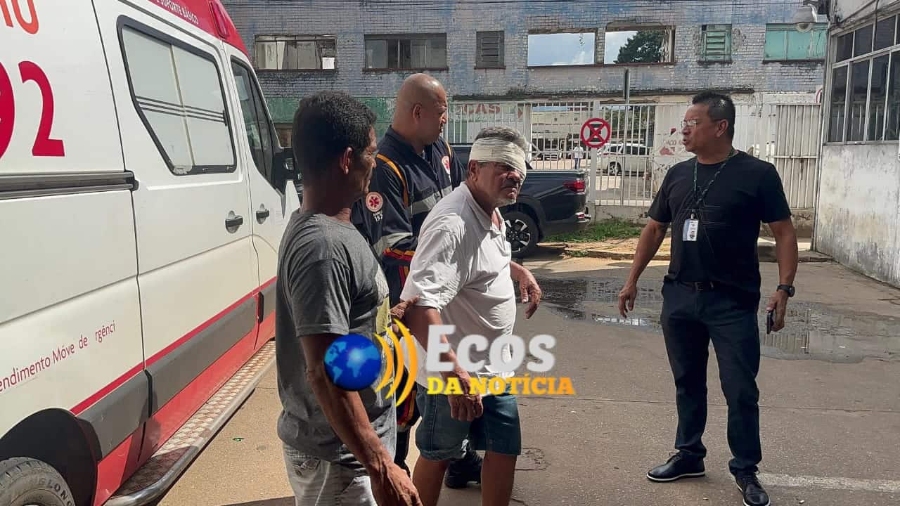 Motociclista têm olho perfurado por antena após desviar de carreta e cair