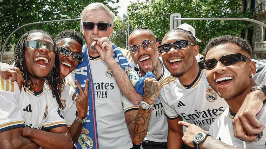 ancelotti jogadores charuto e1715608027275