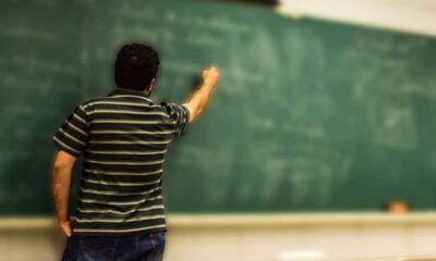 aula educacao professor sala de aula ensino quadro negro 984x600