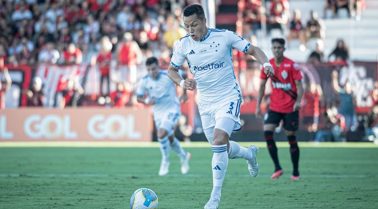 Com brilho de Matheus Pereira, Cruzeiro vence o Atlético-GO no Campeonato Brasileiro