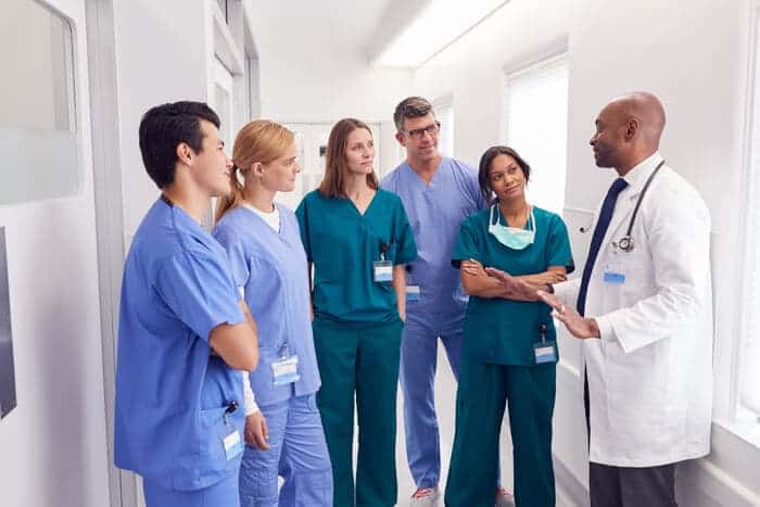 equipe medica corredor