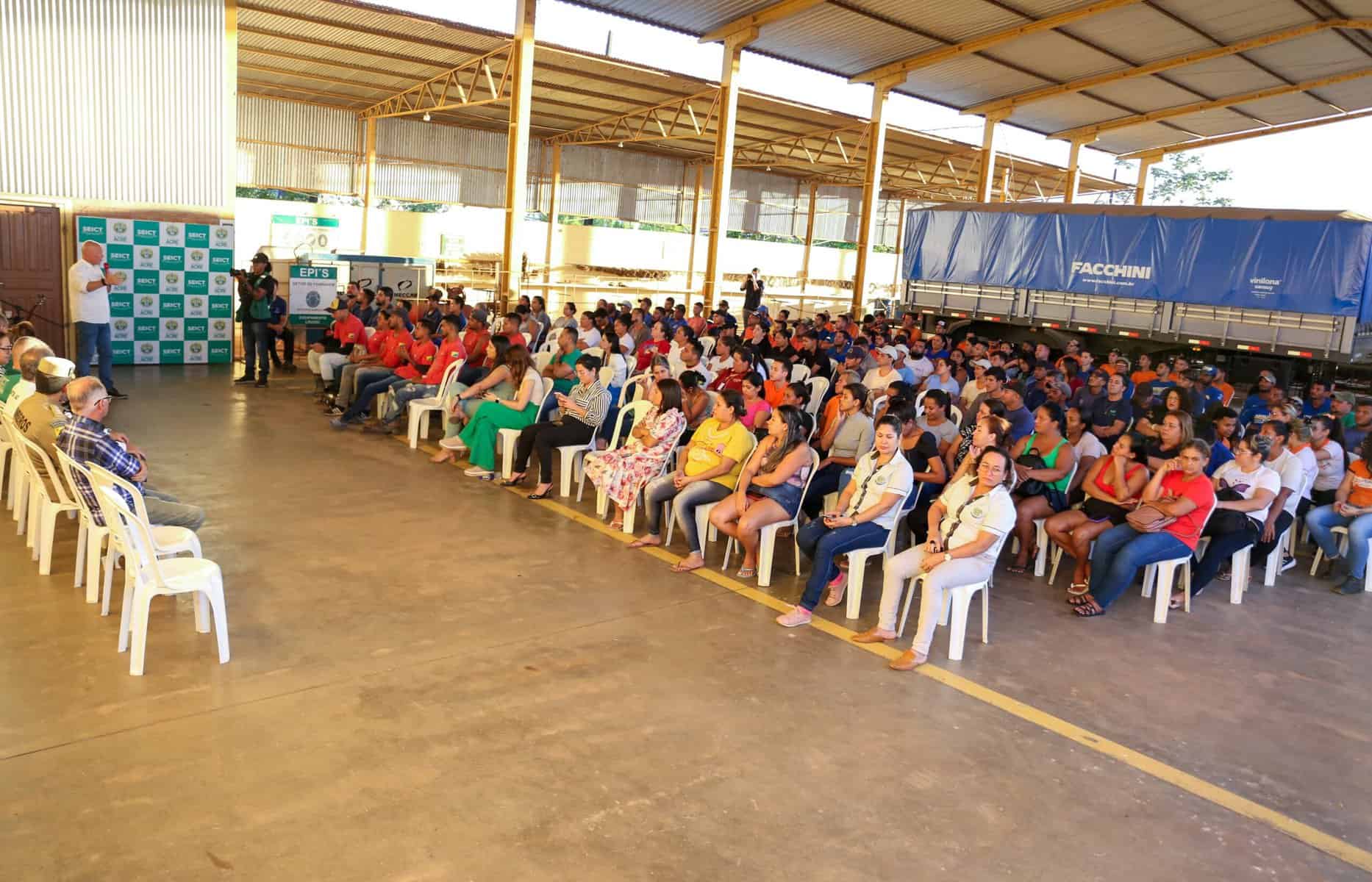 Governo e Fieac homenageiam trabalhadores no Parque Industrial de Rio Branco