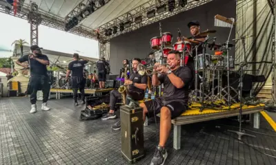 image0 2 1000×600 image0 2 1000x600