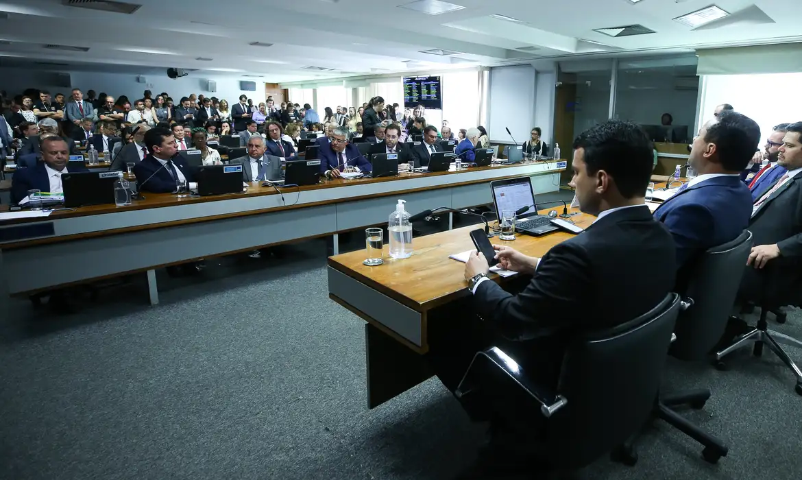 Comissão de Constituição e Justiça aprova aumento de cotas raciais para concurso