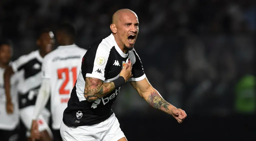 maicon gol vasco vitoria brasileiro e1715555483439
