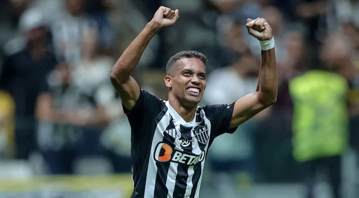Atlético-MG goleia com dois de Pedrinho e garante 1º lugar do grupo na Libertadores