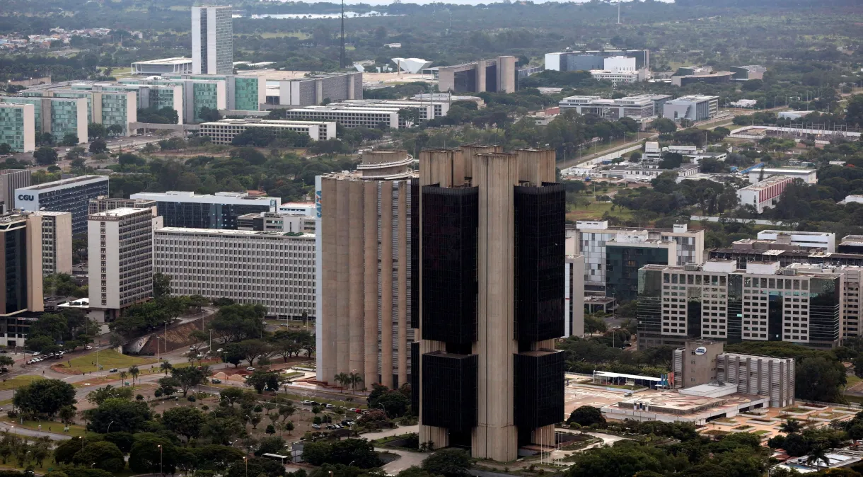 Banco Central coloca pé no freio e corta juros em 0,25 ponto, trazendo a Selic a 10,50%