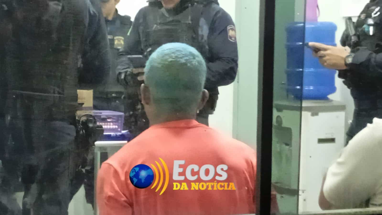 Vídeo: adolescente faz arrastão no Mercado Velho; Polícia age rápido e apreende criminoso