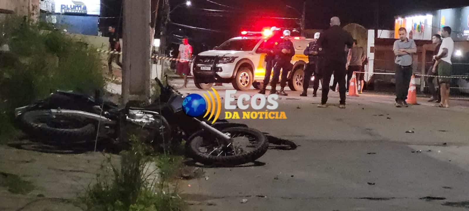 Acidente de trânsito entre caminhonete e motocicleta deixa duas pessoas feridas na rua Rio de Janeiro em Rio Branco