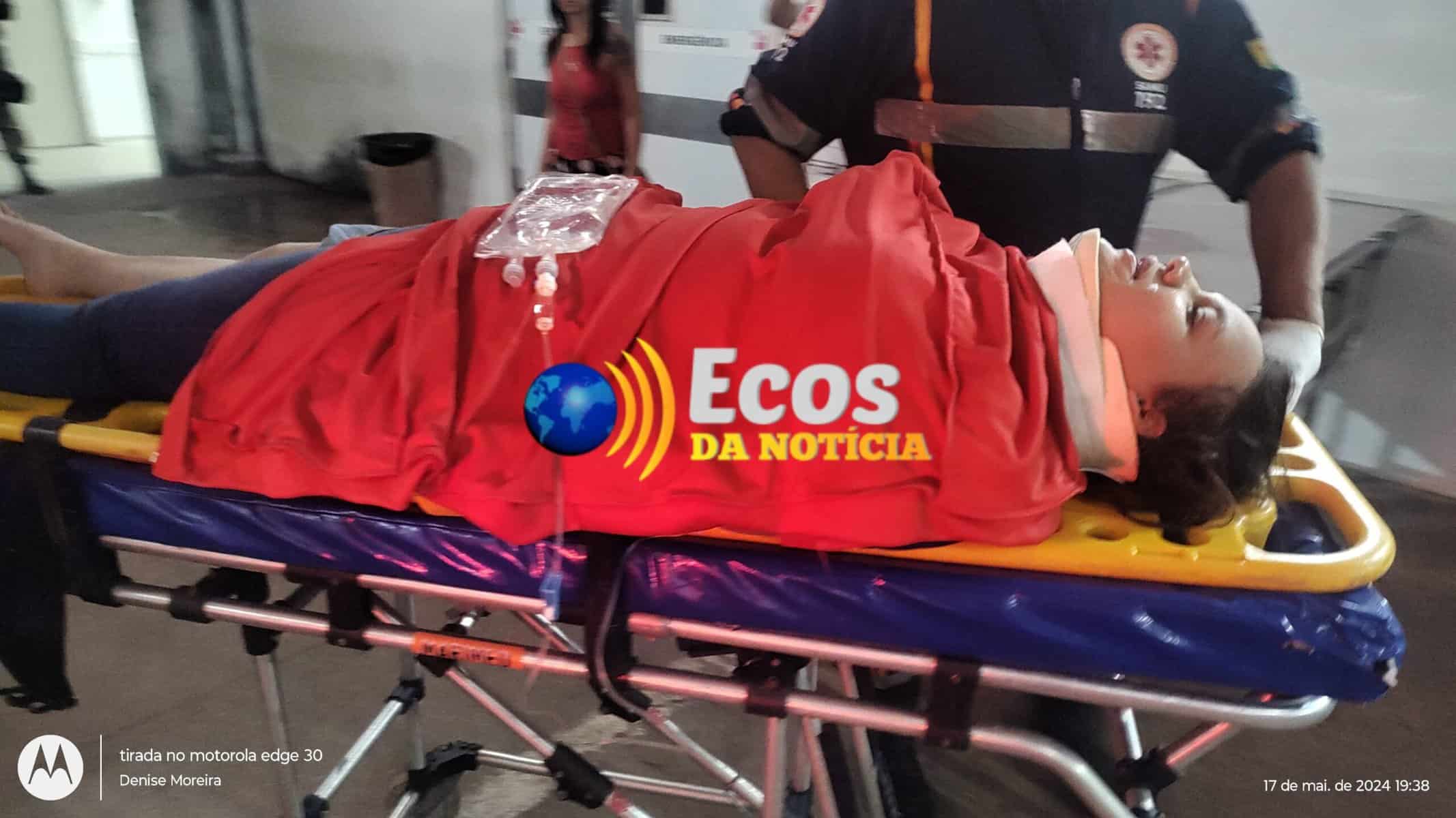 Jovem fica ferida após queda de motocicleta na Via Verde