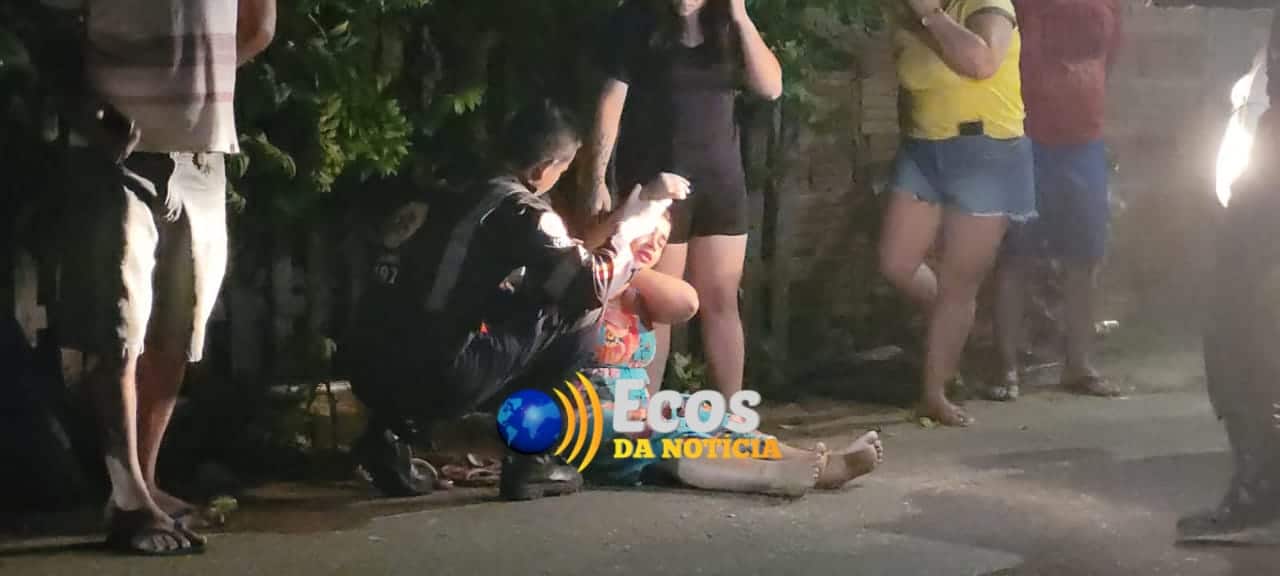 Mulher perde o controle da motocicleta, bate em poste e lixeira, e atropela mãe e filha no bairro Geraldo Fleming