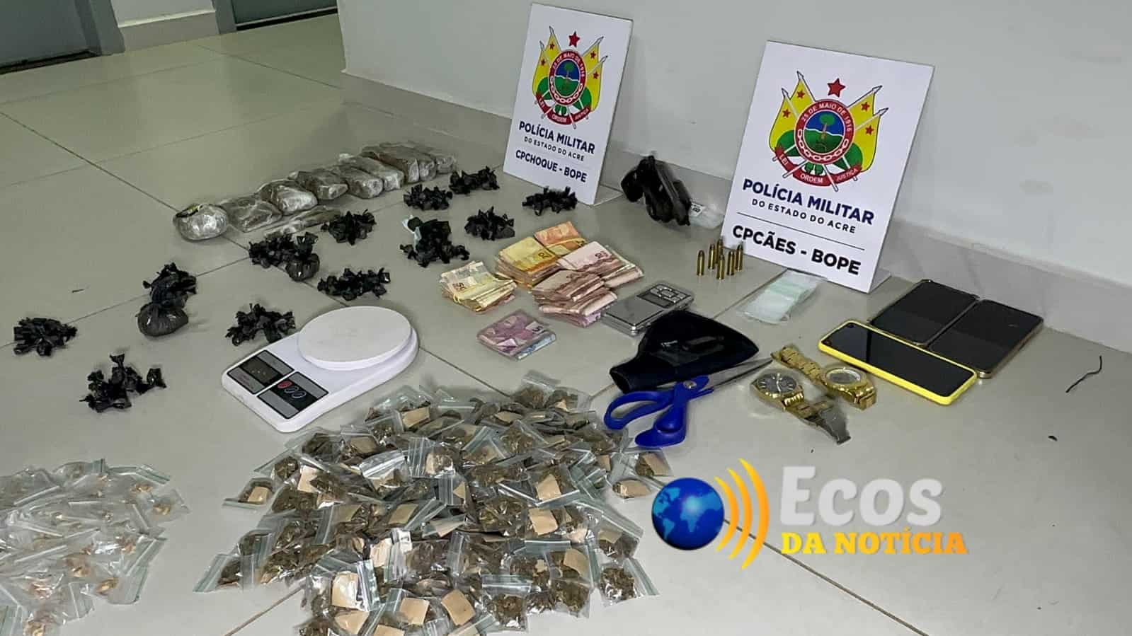 Traficante e usuário são presos com drogas, arma de fogo e dinheiro na Baixada da Sobral em Rio Branco