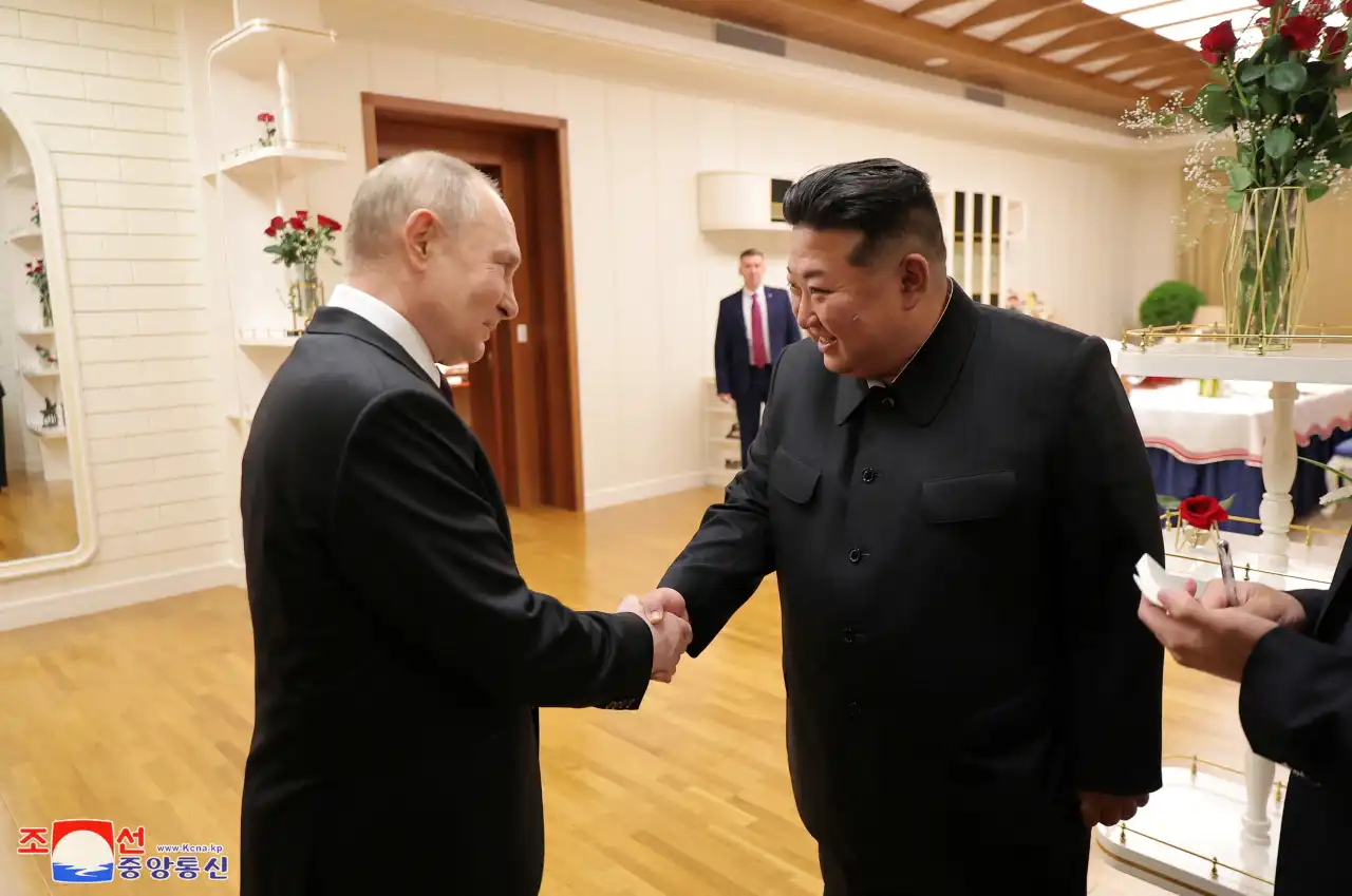 Putin e Kim Jong-un assinam pacto de defesa mútua entre Rússia e Coreia do Norte
