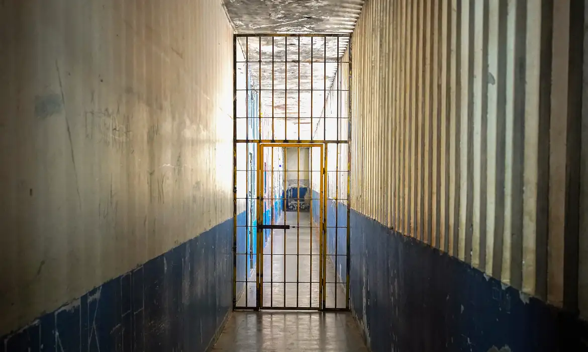 Encceja publica edital destinado a pessoas privadas de liberdade