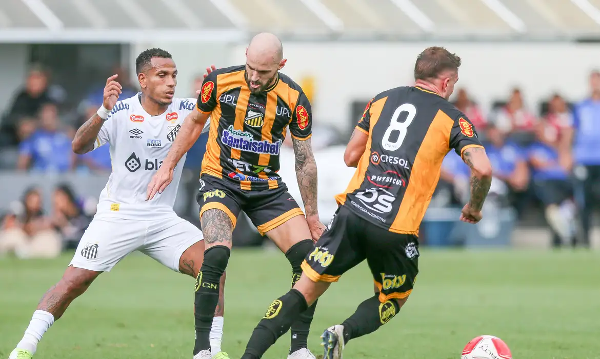 Santos busca liderança da Série B do Brasileirão diante do Novorizontino