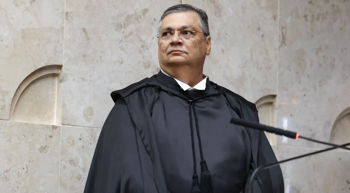 Ter uma bicicleta, colocar um isopor nas costas e sair pedalando não é empreendedorismo, diz Dino