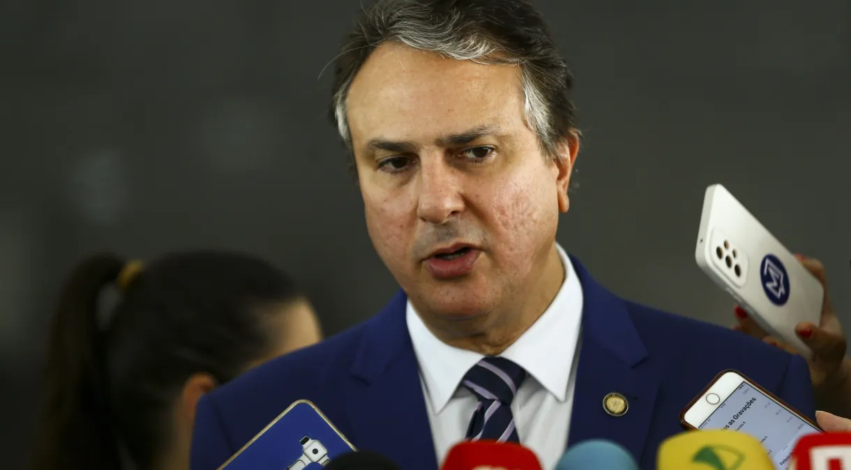 MEC suspende criação de cursos a distância até 2025 e fixa prazo para criar novas regras